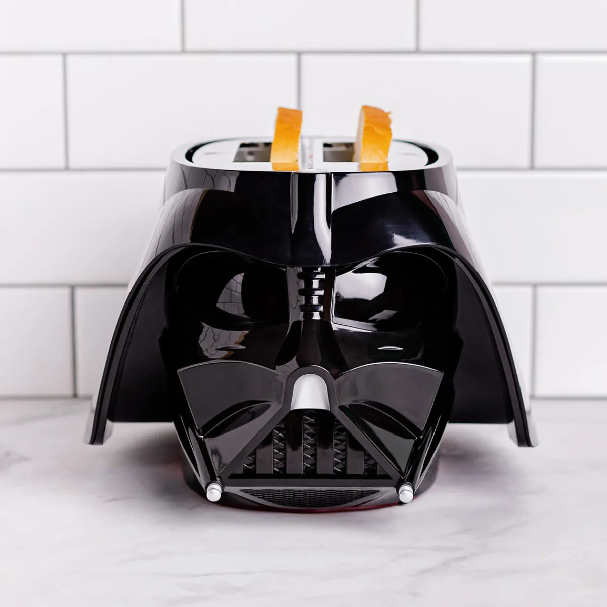 Uncanny Brands, LLC Star Wars Darth Vader Light-Up 2-Slice Toaster
