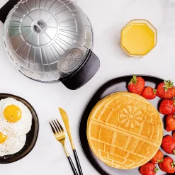 Uncanny Brands, LLC Star Wars Halo Death Star Waffle Maker